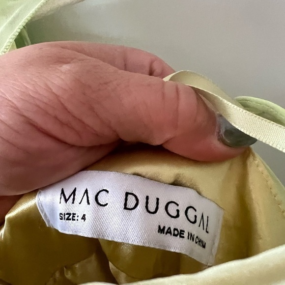 Mac Duggal ONE SHOULDER RUFFLE TIERED BALLGOWN Dress - Picture 5 of 6